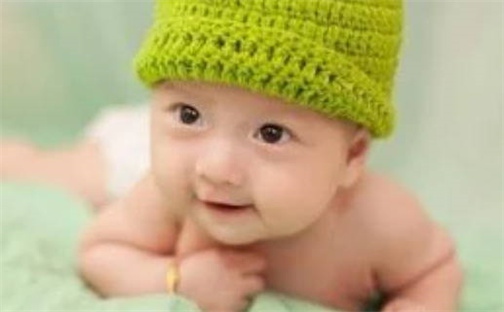 何姓女孩子取名